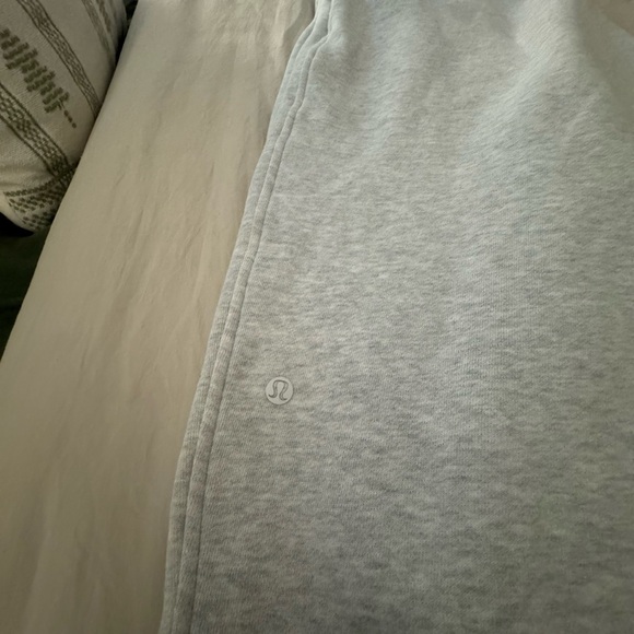 Lululemon Scuba High-Rise Relaxed Jogger in Heathered Core Ultra Light Grey - Picture 4 of 9